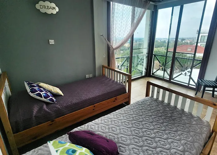 Amazing By Holidaykeys Villa